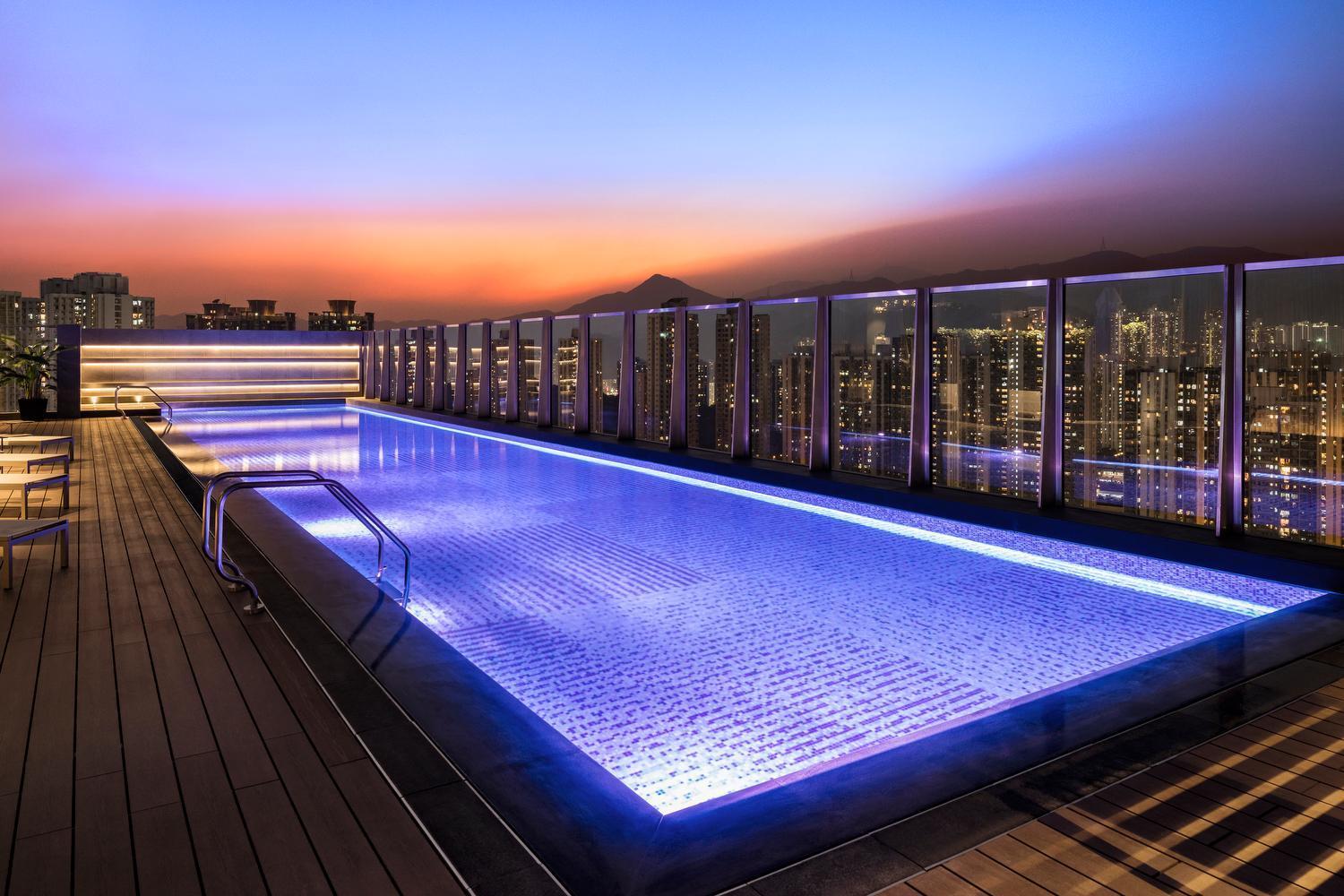 Alva Hotel By Royal Hongkong Exteriér fotografie Rooftop pool at The Mira Hong Kong